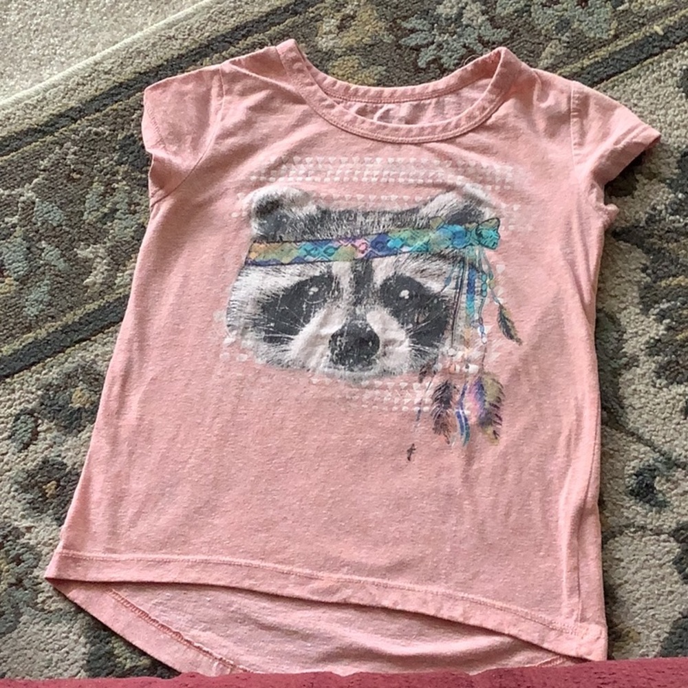 Xhileration top kids with raccoon face pink size MED. Cotton polyester.